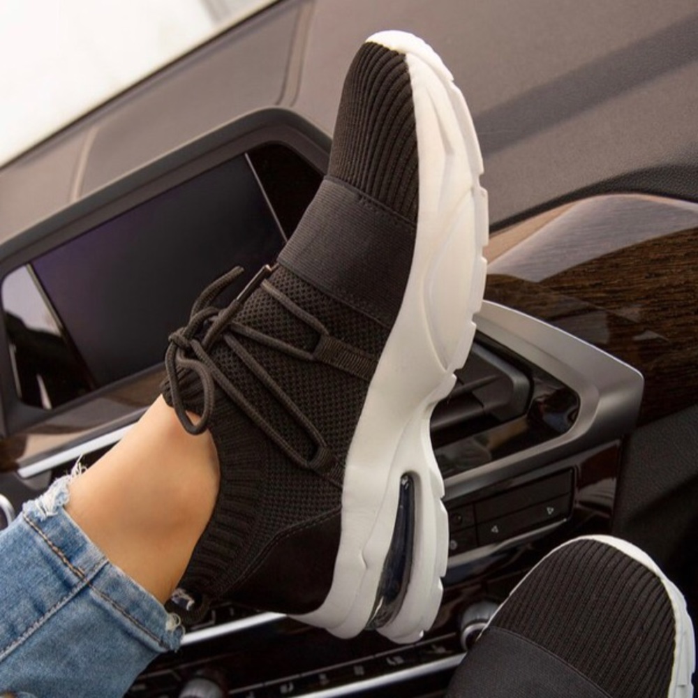 New Black & White sneakers 9 left